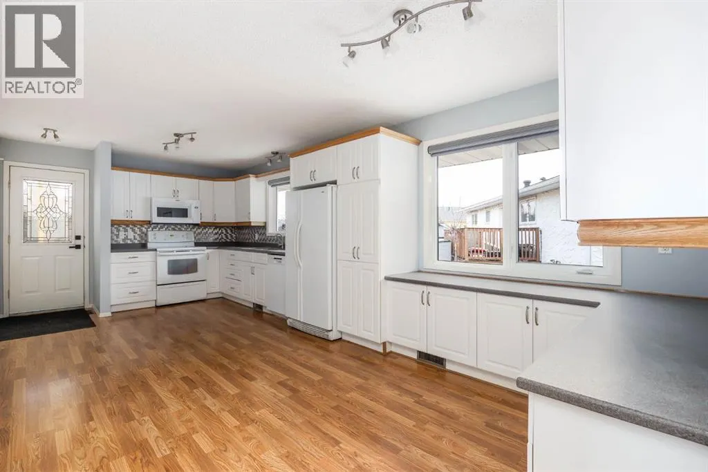 276 Cochrane Crescent