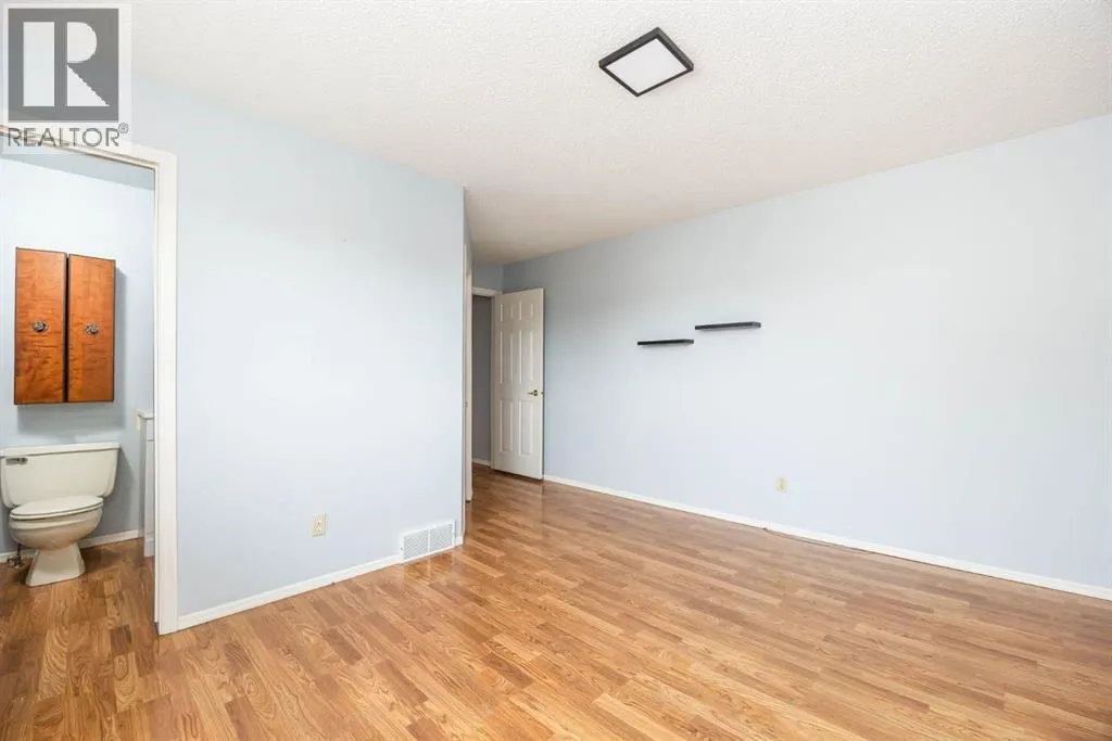 276 Cochrane Crescent