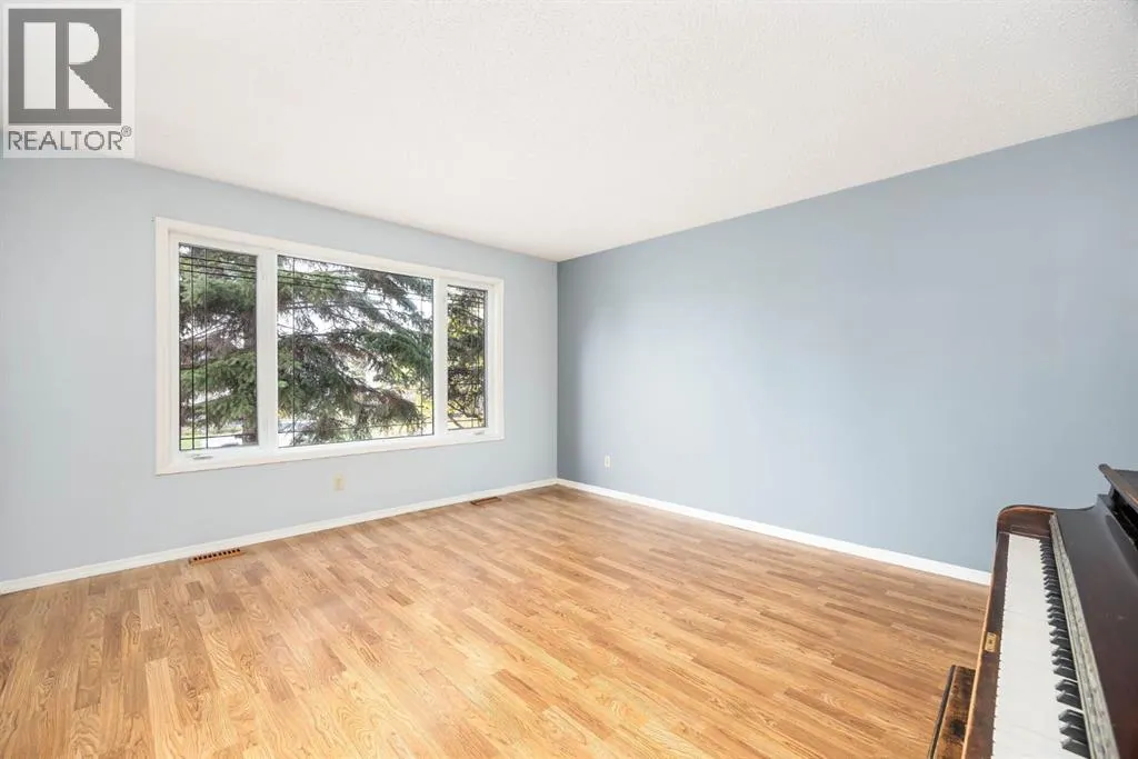 276 Cochrane Crescent