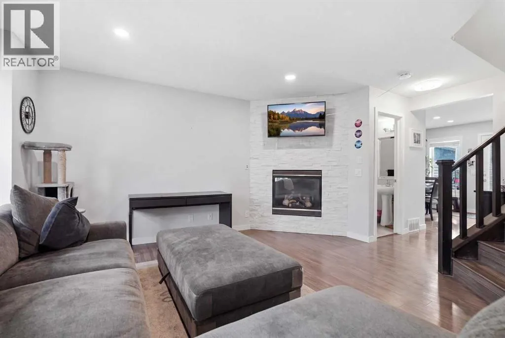 279 Everstone Drive SW