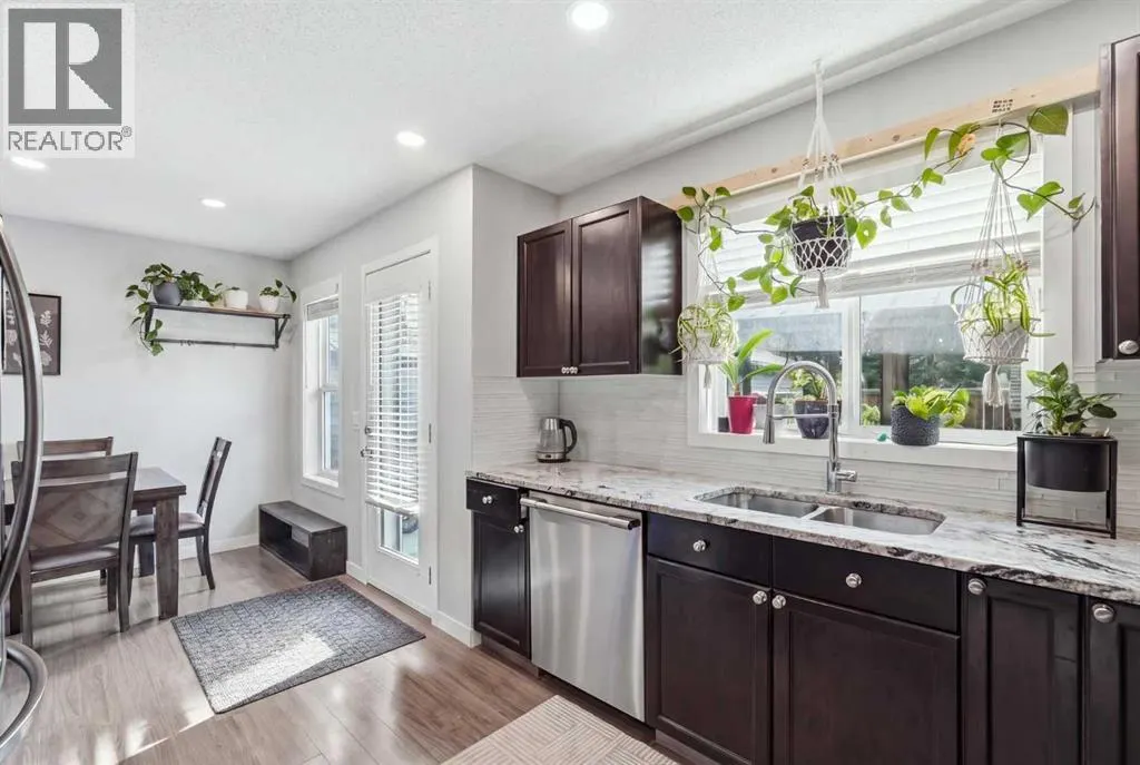 279 Everstone Drive SW