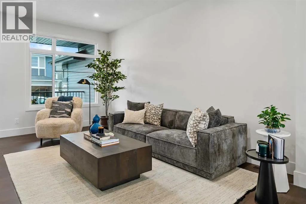 21 Silverton Glen Bay SW