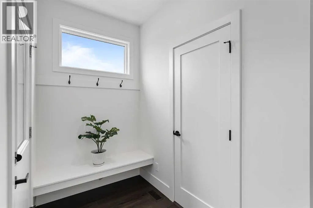 21 Silverton Glen Bay SW