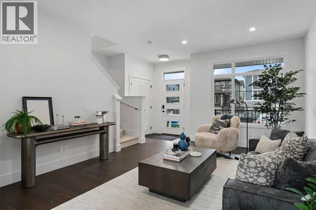 21 Silverton Glen Bay SW