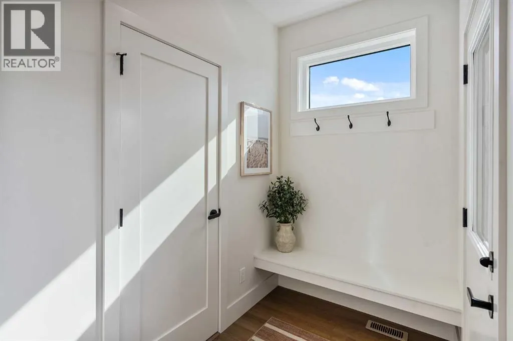 21 Silverton Glen Bay SW