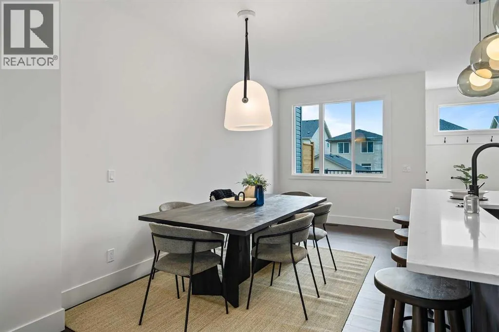 21 Silverton Glen Bay SW