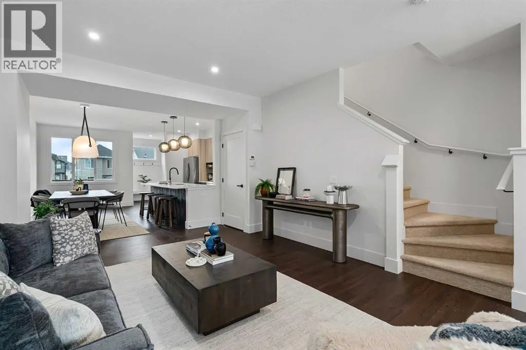 13 Silverton Glen Bay SW