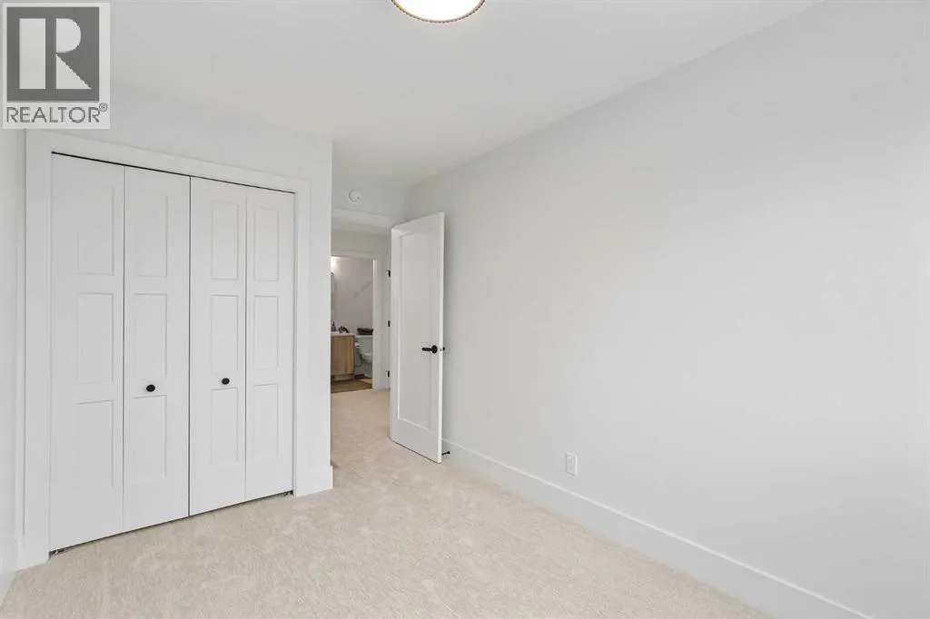 13 Silverton Glen Bay SW