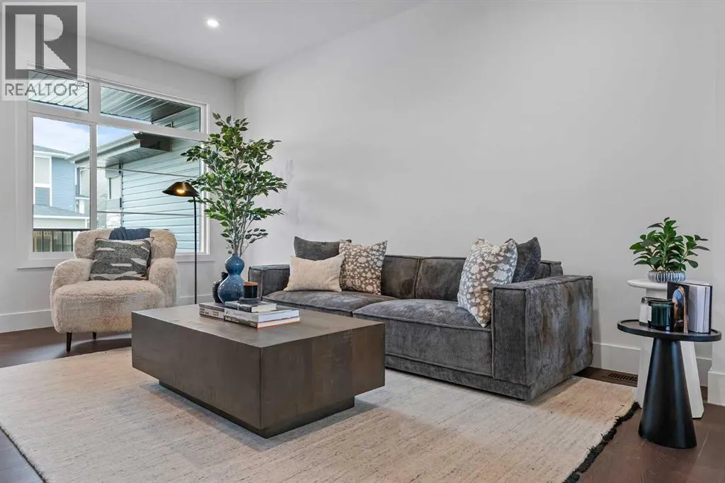 13 Silverton Glen Bay SW