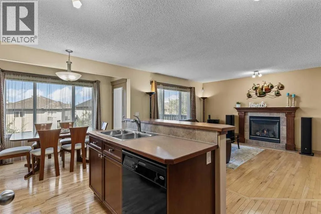 149 Everwoods Close SW