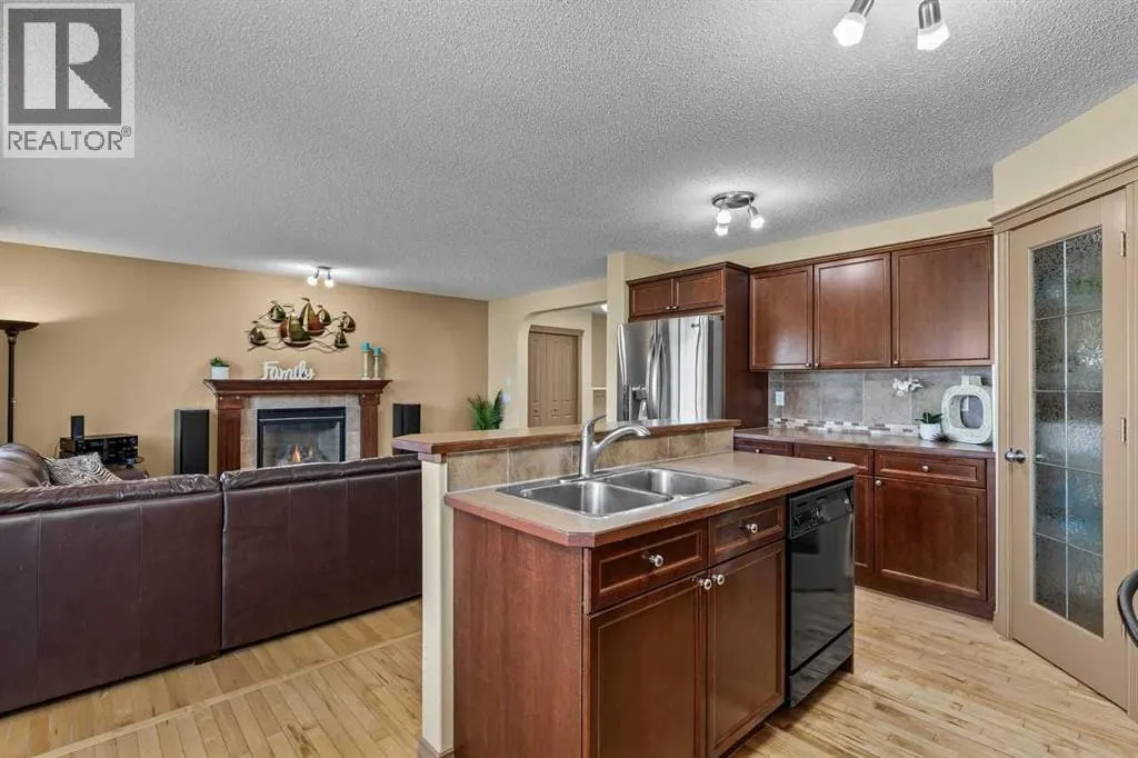149 Everwoods Close SW