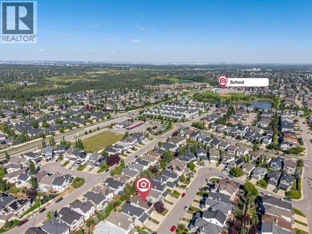 149 Everwoods Close SW