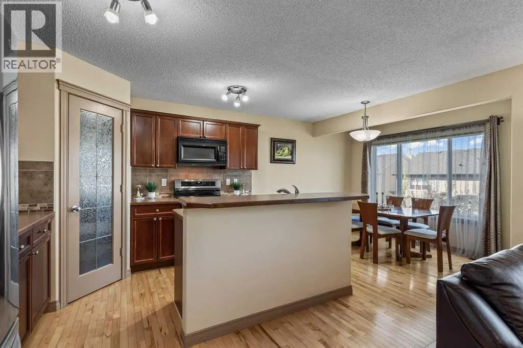 149 Everwoods Close SW