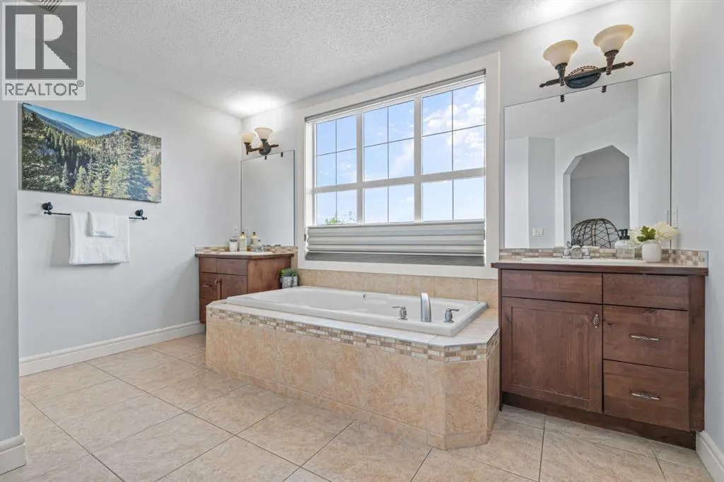 295 Aspen Hills Close SW