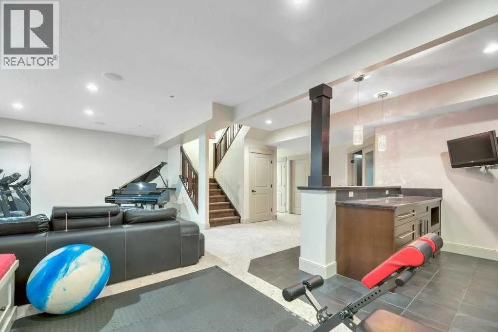 377 Evergreen Circle SW
