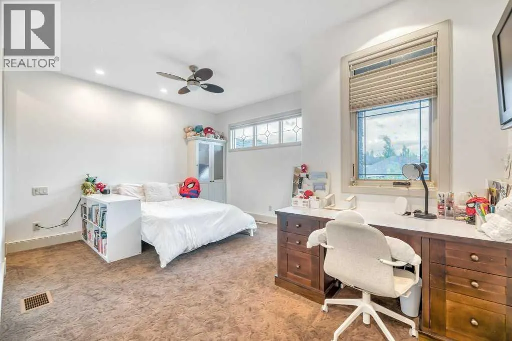 377 Evergreen Circle SW