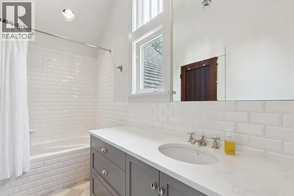 2703 Carleton Street SW