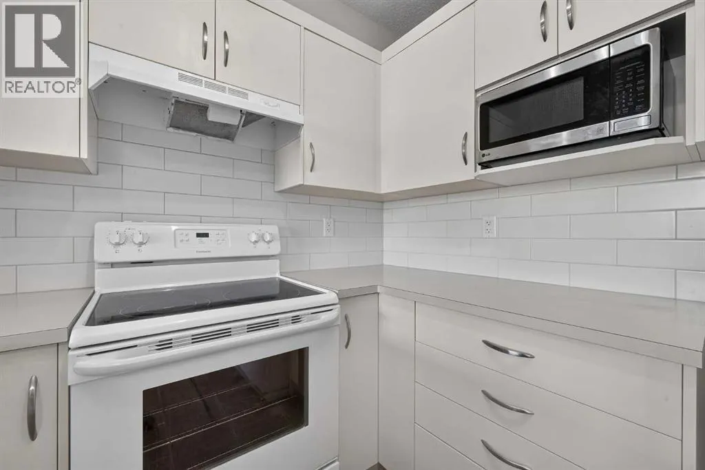 313, 130 AUBURN MEADOWS View SE