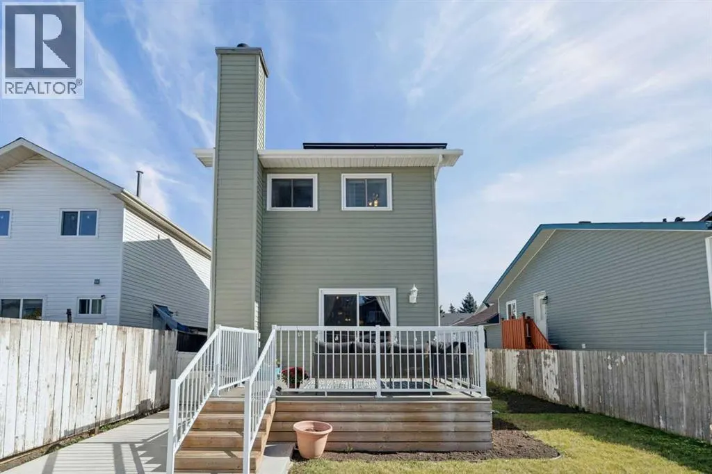 76 Martindale Close NE