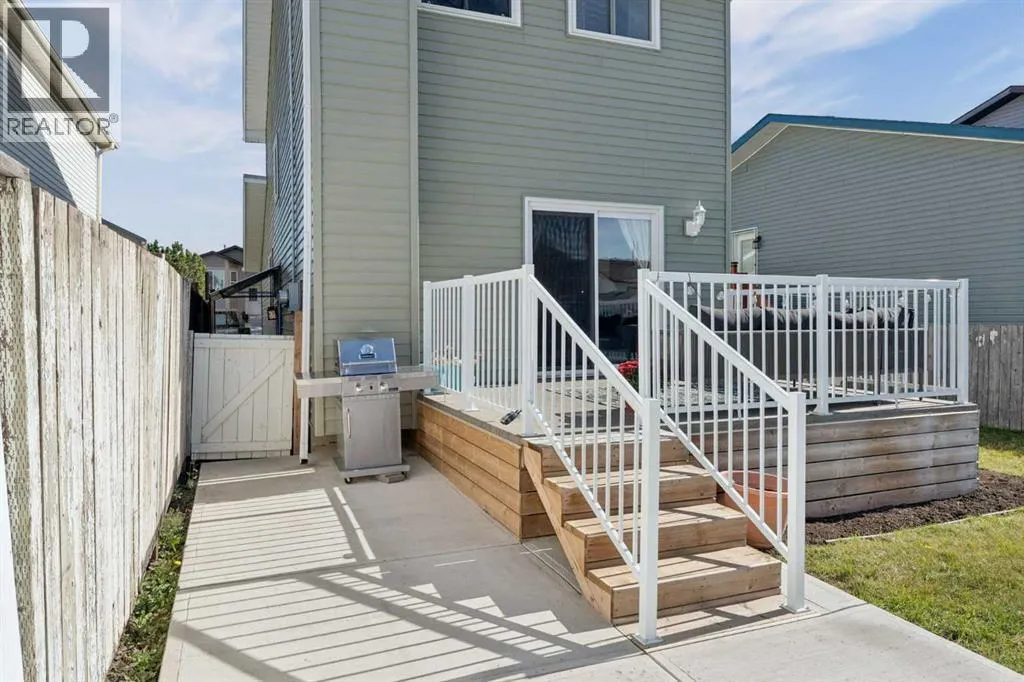 76 Martindale Close NE
