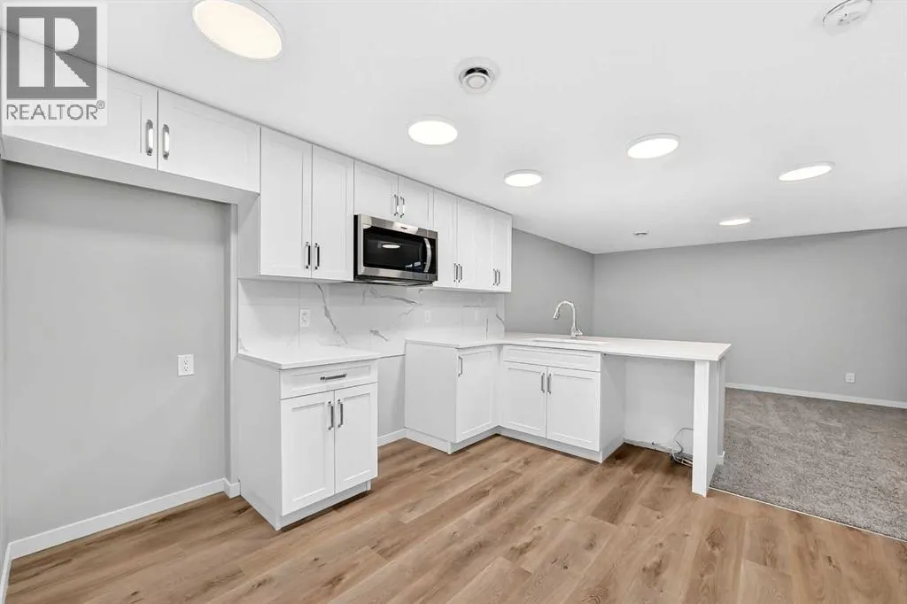1302 Mahogany Boulevard SE