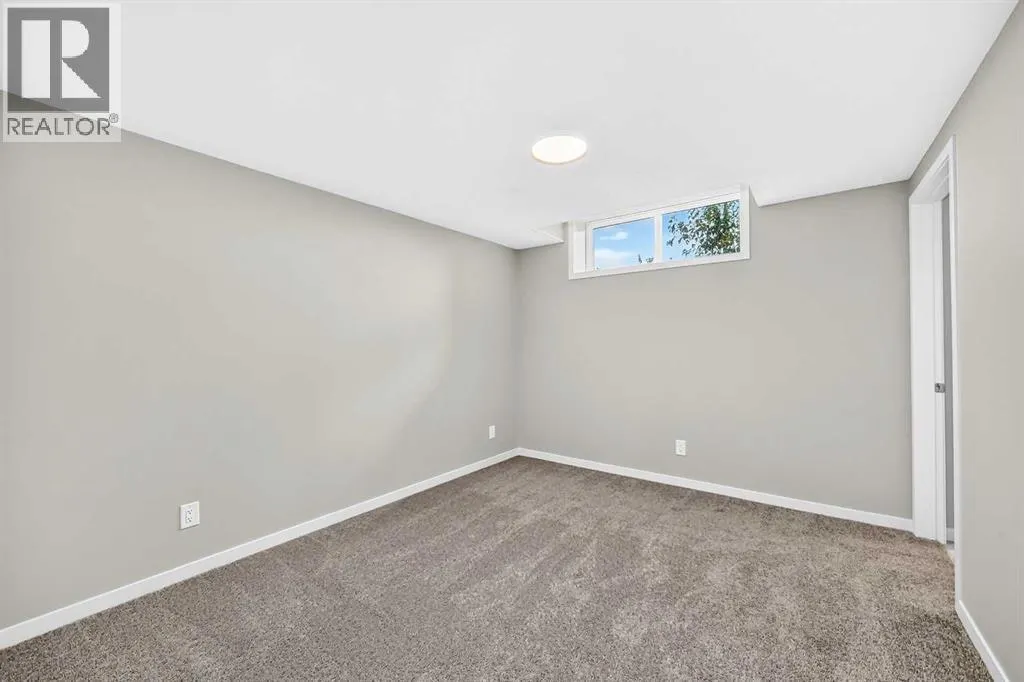 1302 Mahogany Boulevard SE