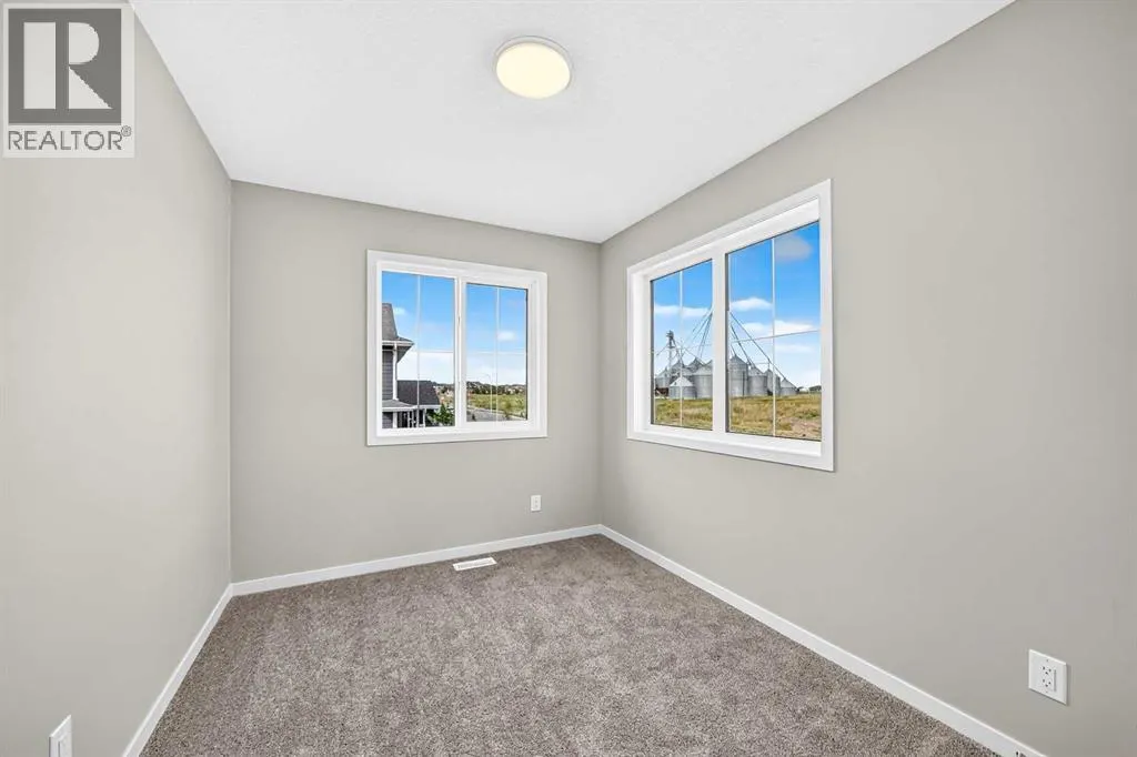 1302 Mahogany Boulevard SE