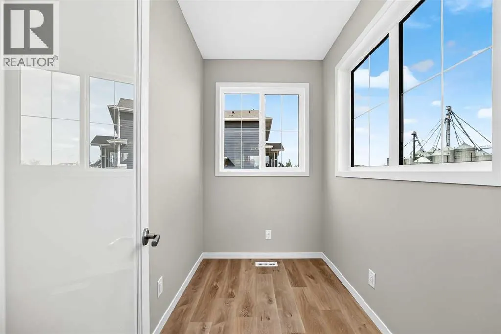 1302 Mahogany Boulevard SE