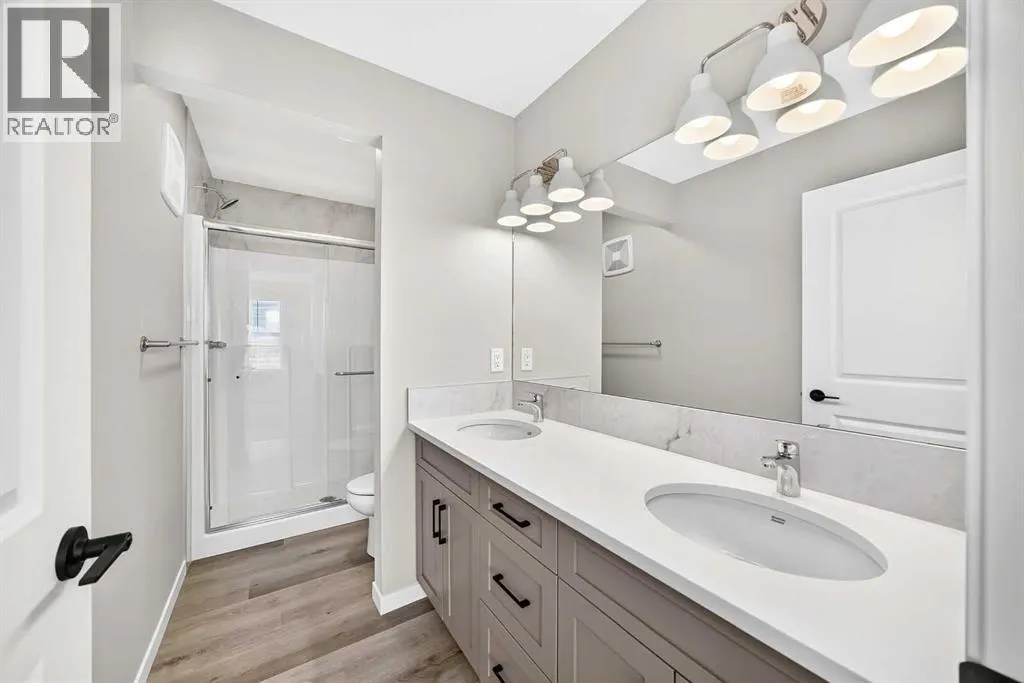 72 Mercado Road SE