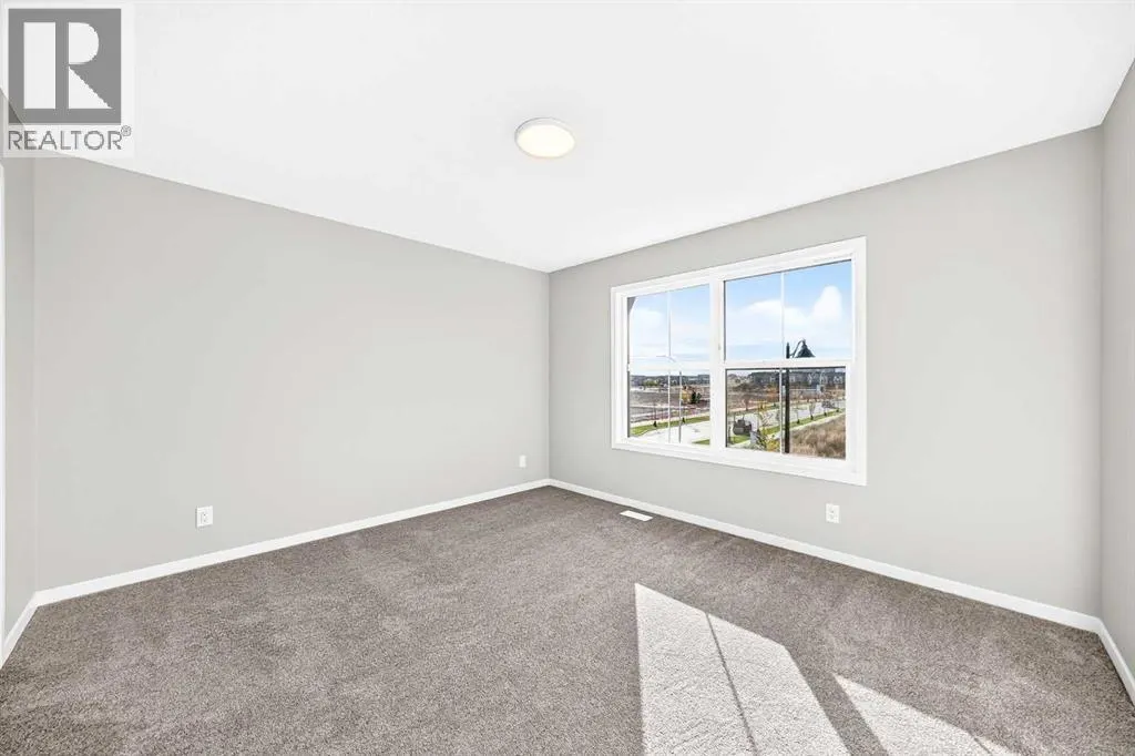 72 Mercado Road SE