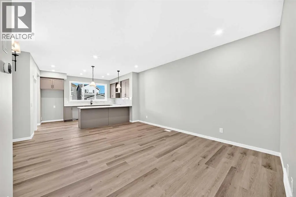 72 Mercado Road SE