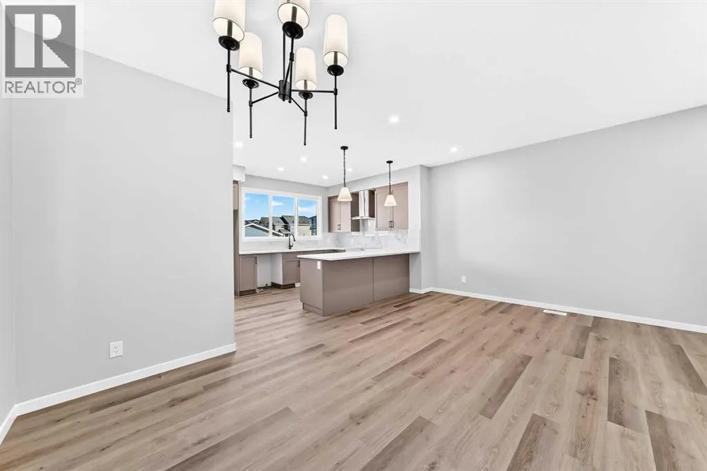 72 Mercado Road SE