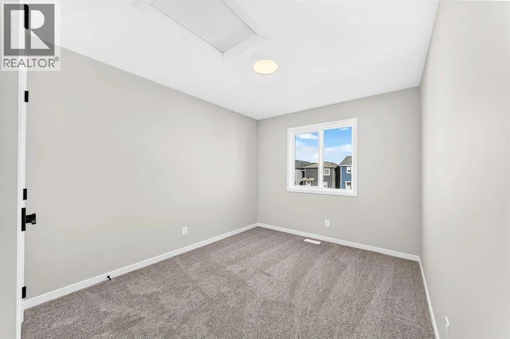 72 Mercado Road SE