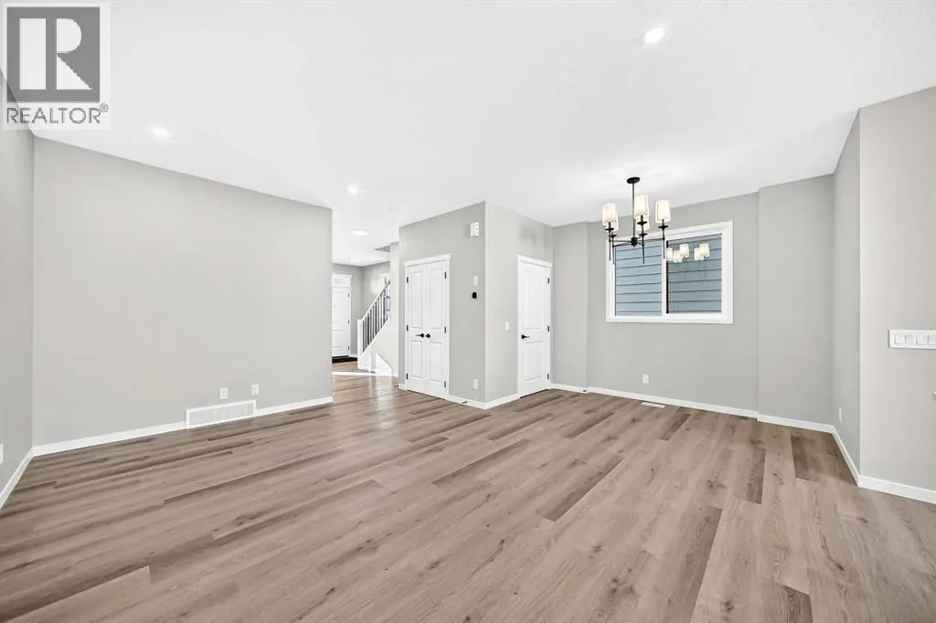 72 Mercado Road SE