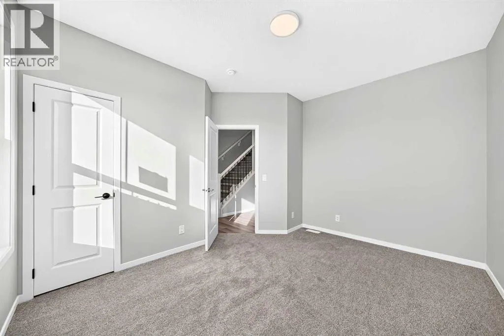 72 Mercado Road SE
