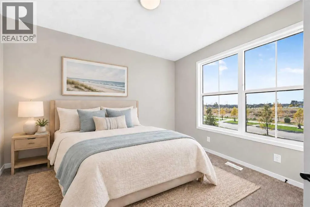 72 Mercado Road SE