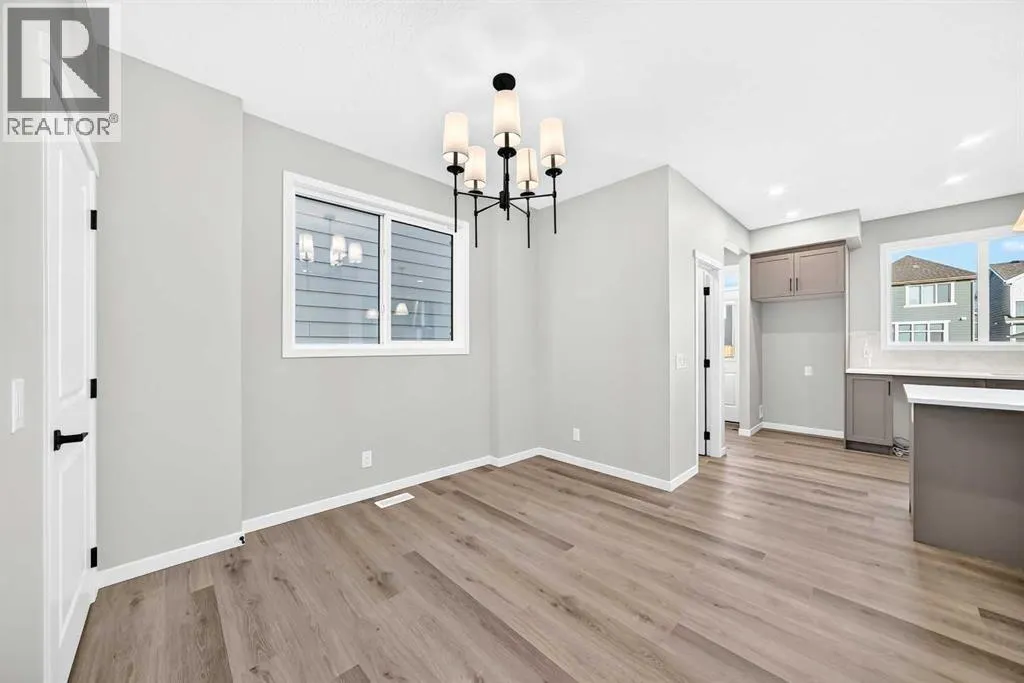 72 Mercado Road SE
