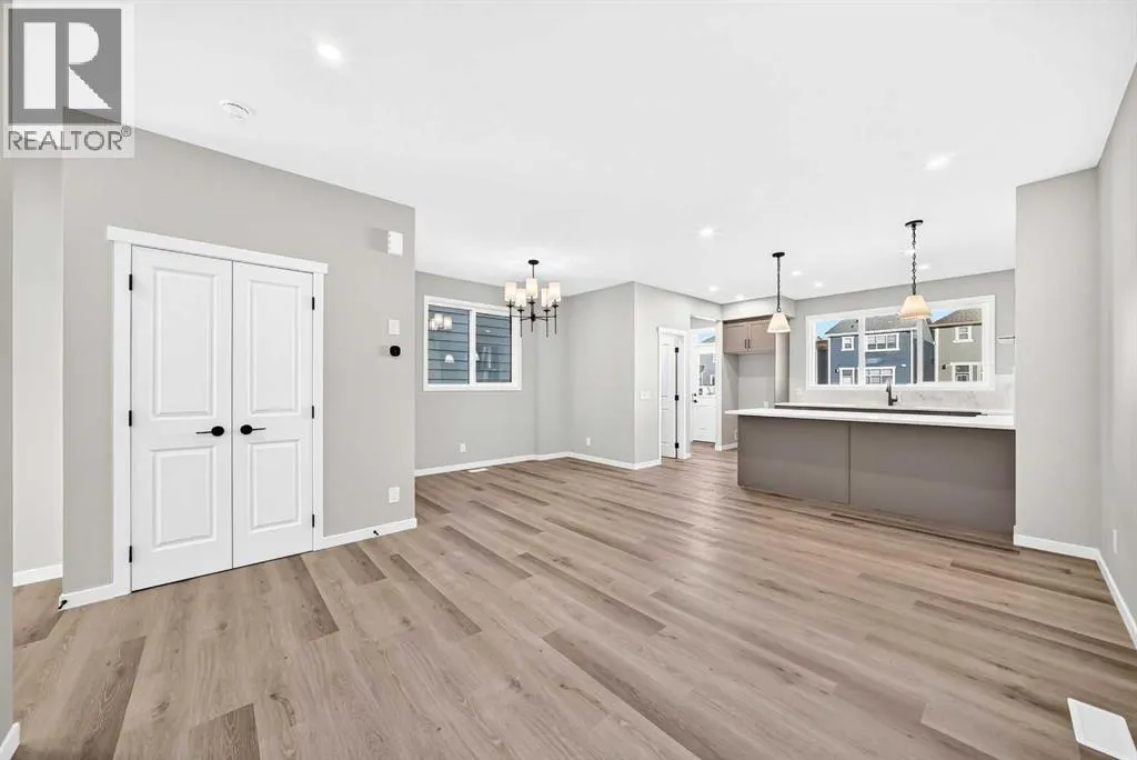 72 Mercado Road SE