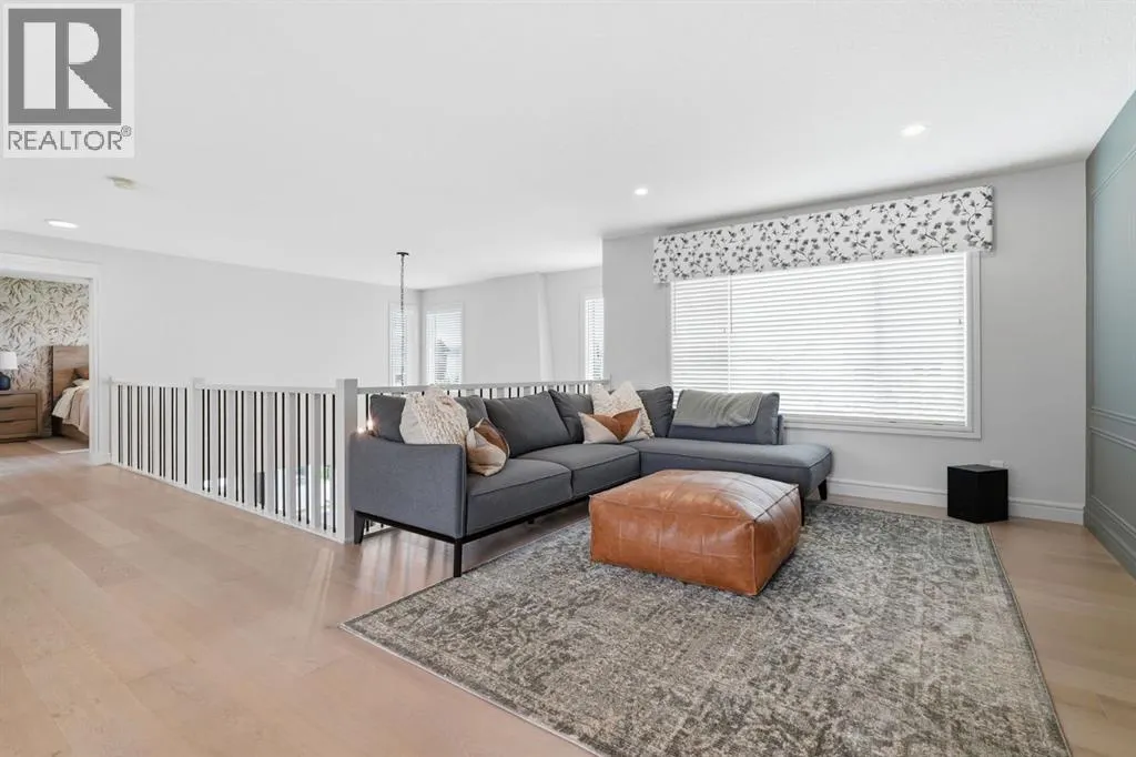 10 Legacy Woods Crescent SE