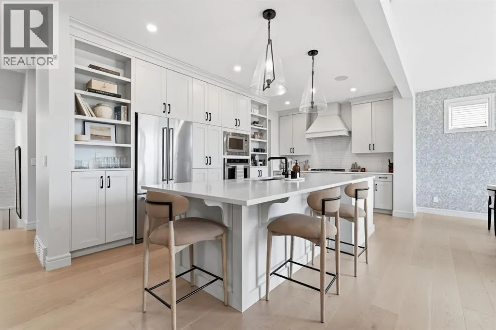 10 Legacy Woods Crescent SE
