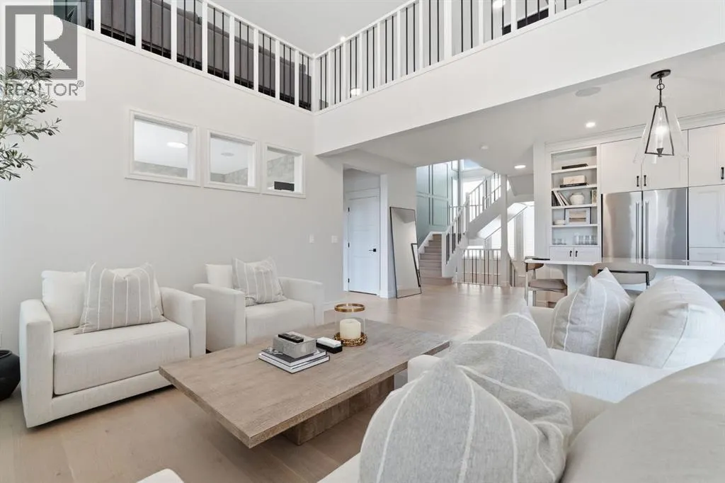 10 Legacy Woods Crescent SE