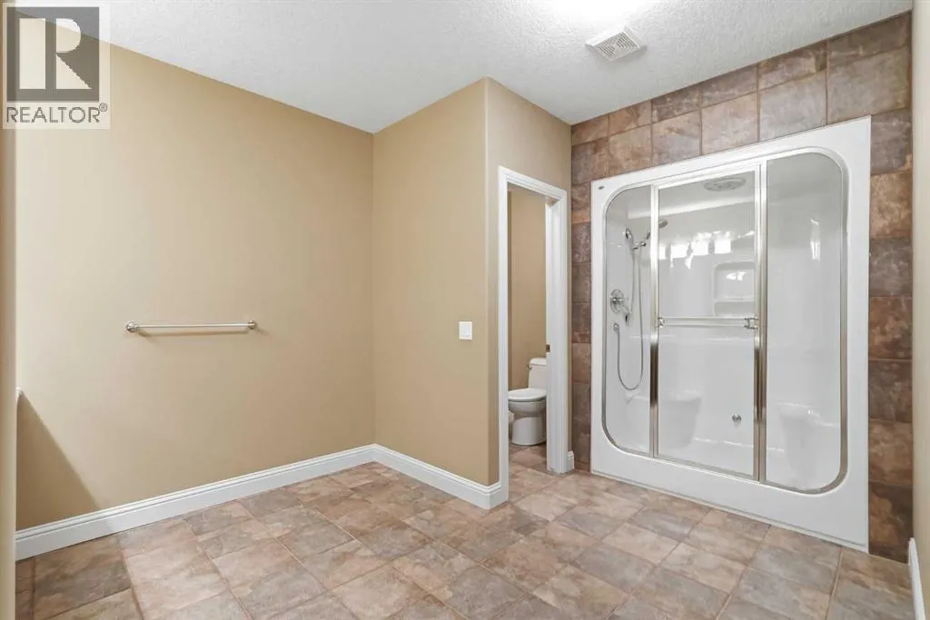 242 Cranleigh Place SE