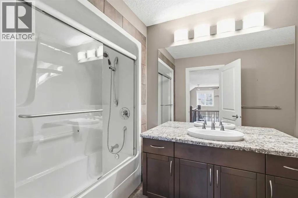 242 Cranleigh Place SE