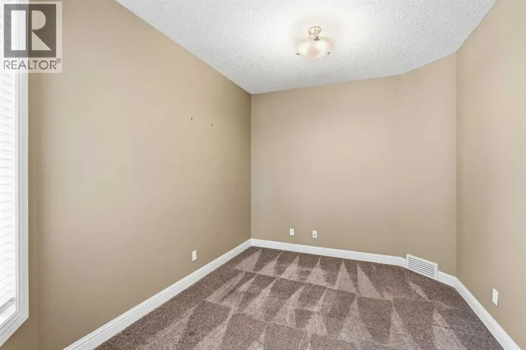 242 Cranleigh Place SE