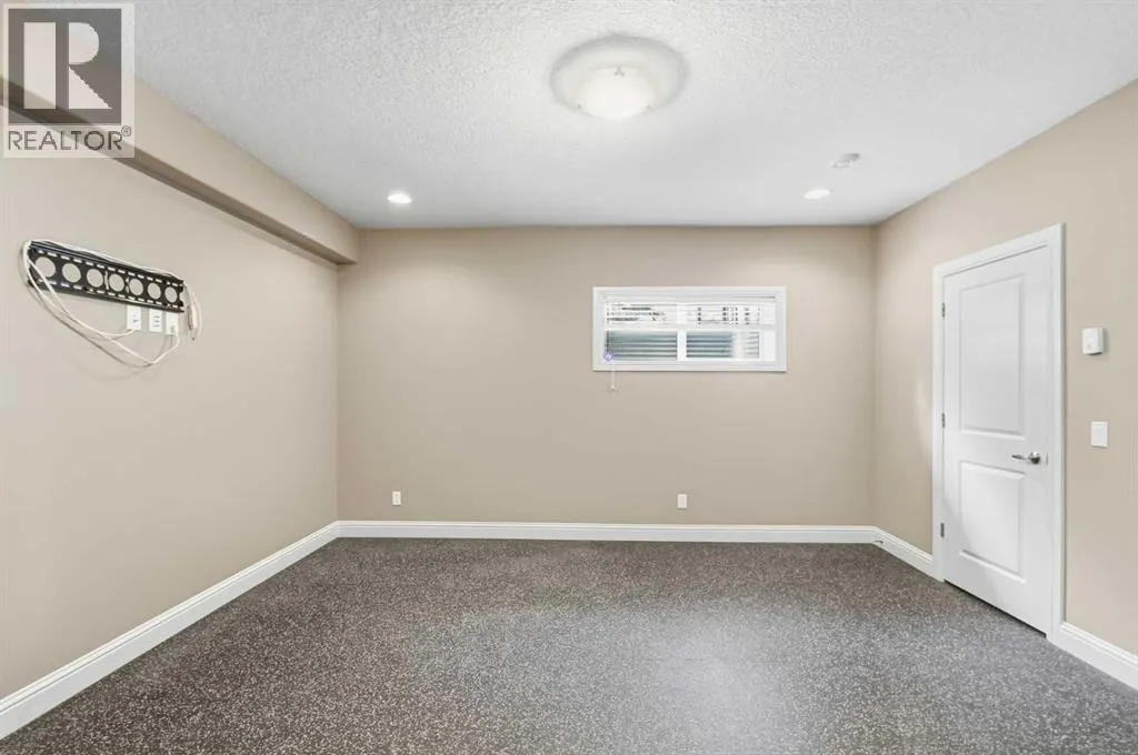 242 Cranleigh Place SE