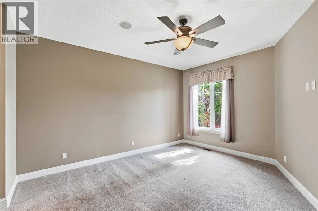 242 Cranleigh Place SE