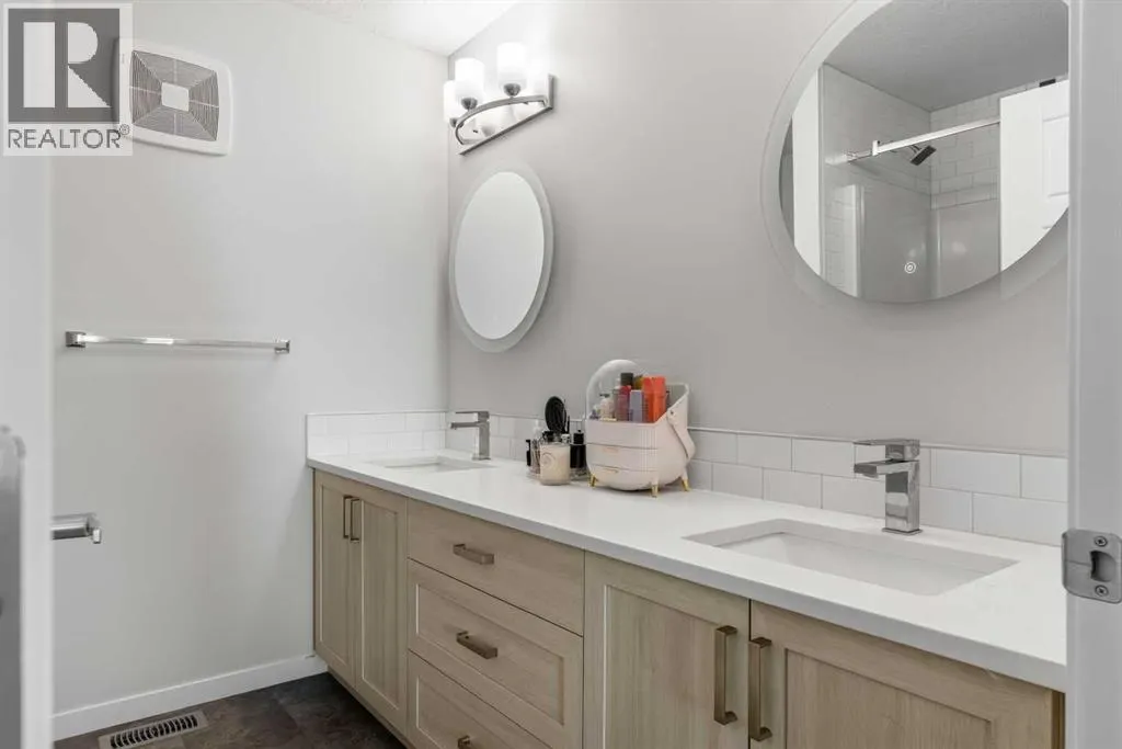 110, 42 Cranbrook Gardens SE
