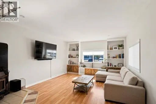108 Grecian Place
