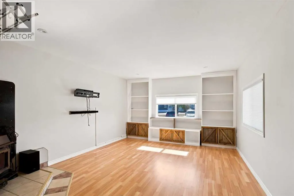108 Grecian Place