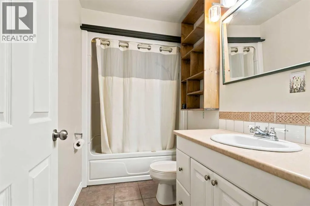 108 Grecian Place